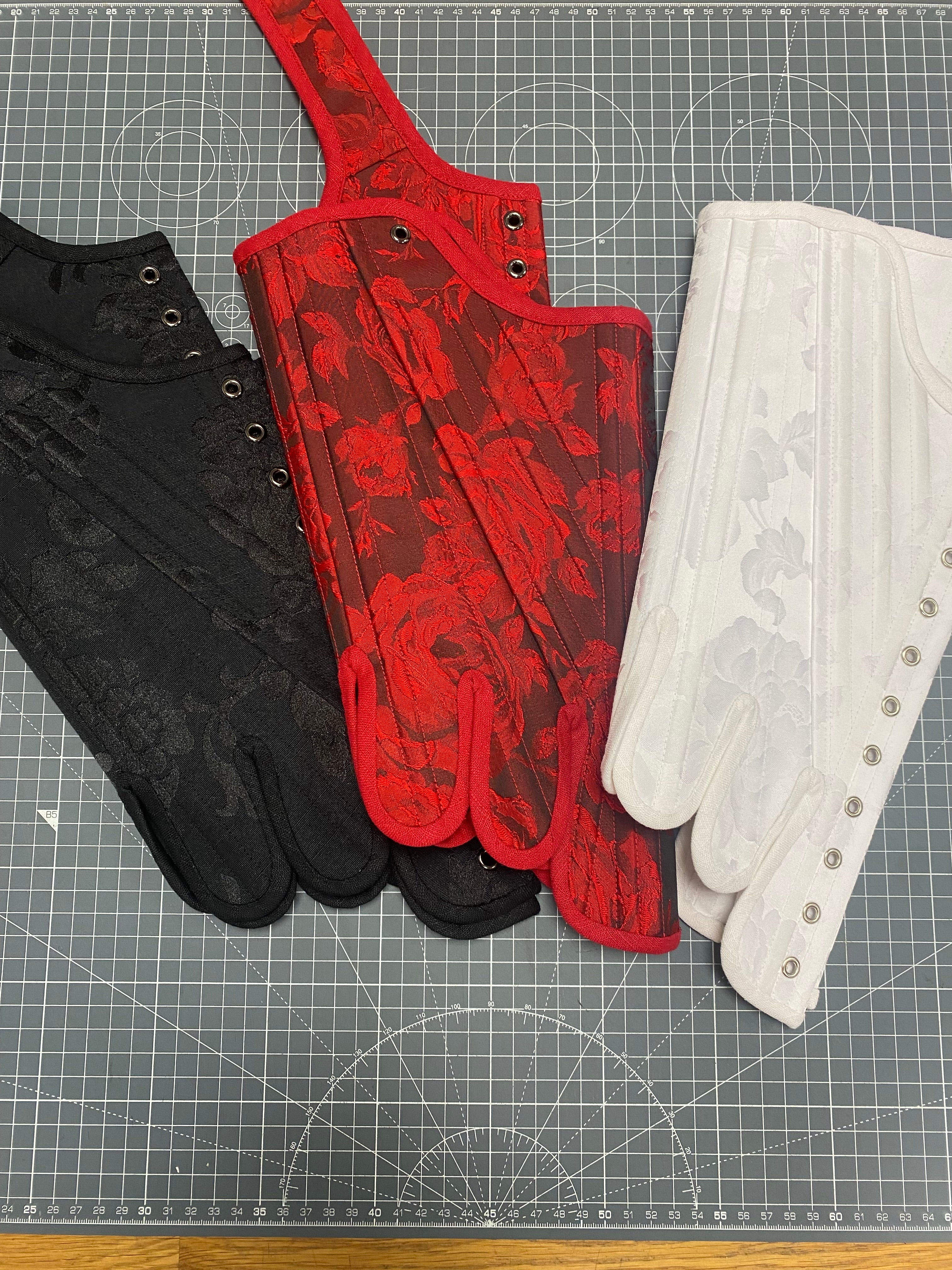 "Antoinette" red brocade- Size A-B